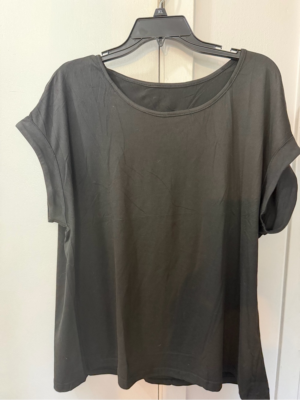 Black Women's Scoop Neck Short Sleeve Top